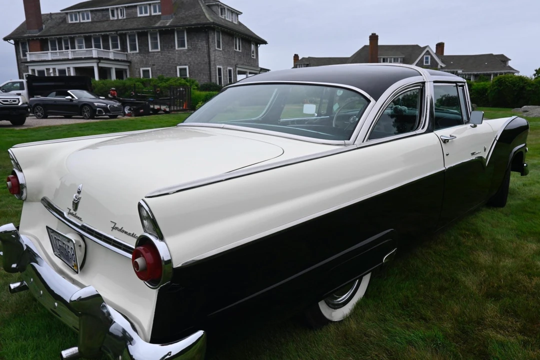 1955 Ford Fairlane 1st Gen - Image 8 of 31