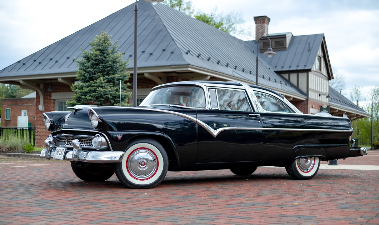 1955 Ford Fairlane 1st Gen - Image 20 of 31