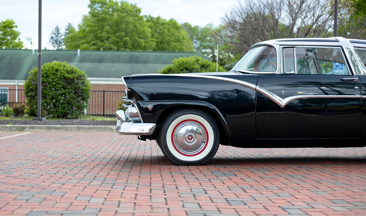 1955 Ford Fairlane 1st Gen - Image 23 of 31