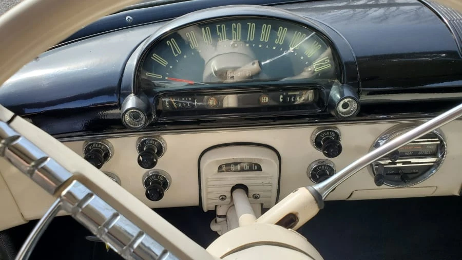 1955 Ford Fairlane 1st Gen - Image 5 of 8