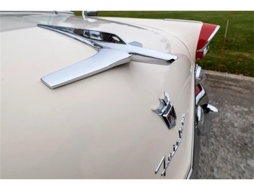1955 Ford Fairlane 1st Gen - Image 25 of 31