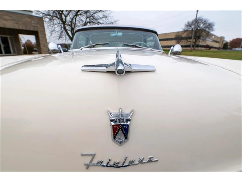 1955 Ford Fairlane 1st Gen - Image 23 of 31