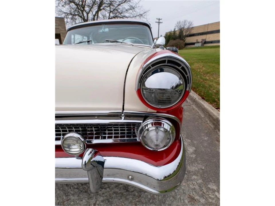 1955 Ford Fairlane 1st Gen - Image 28 of 31