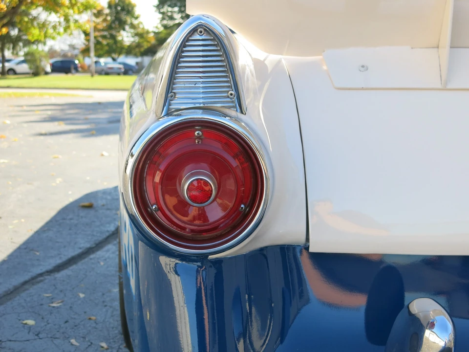 1955 Ford Fairlane 1st Gen - Image 26 of 31