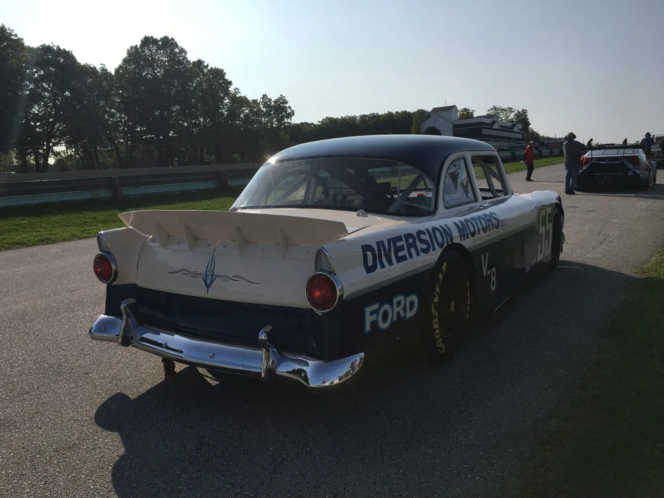1955 Ford Fairlane 1st Gen - Image 3 of 31