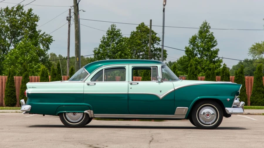 1955 Ford Fairlane 1st Gen - Image 8 of 14