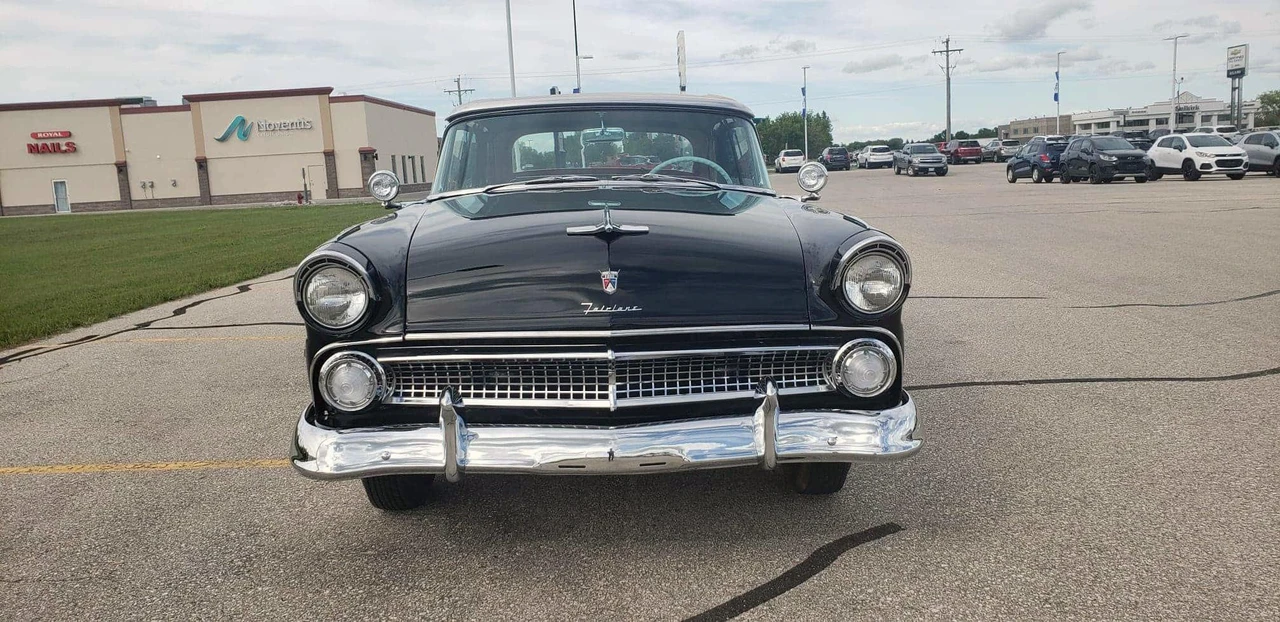 1955 Ford Fairlane 1st Gen - Image 9 of 31