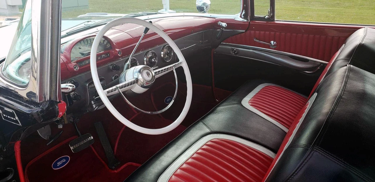1955 Ford Fairlane 1st Gen - Image 14 of 31