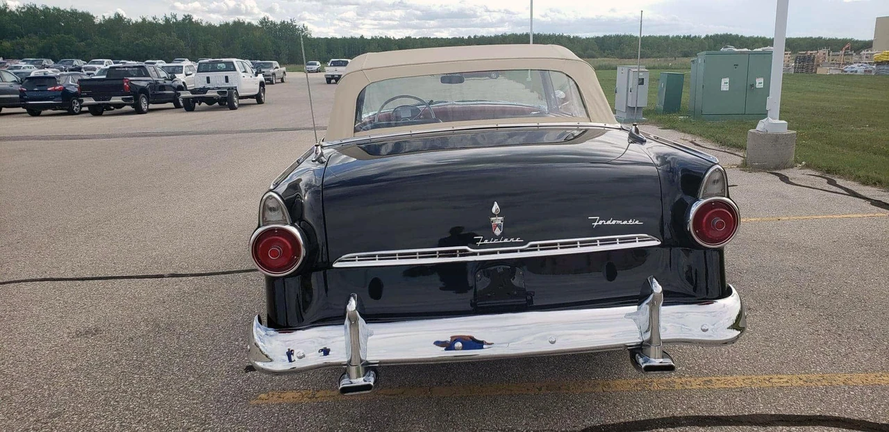 1955 Ford Fairlane 1st Gen - Image 4 of 31