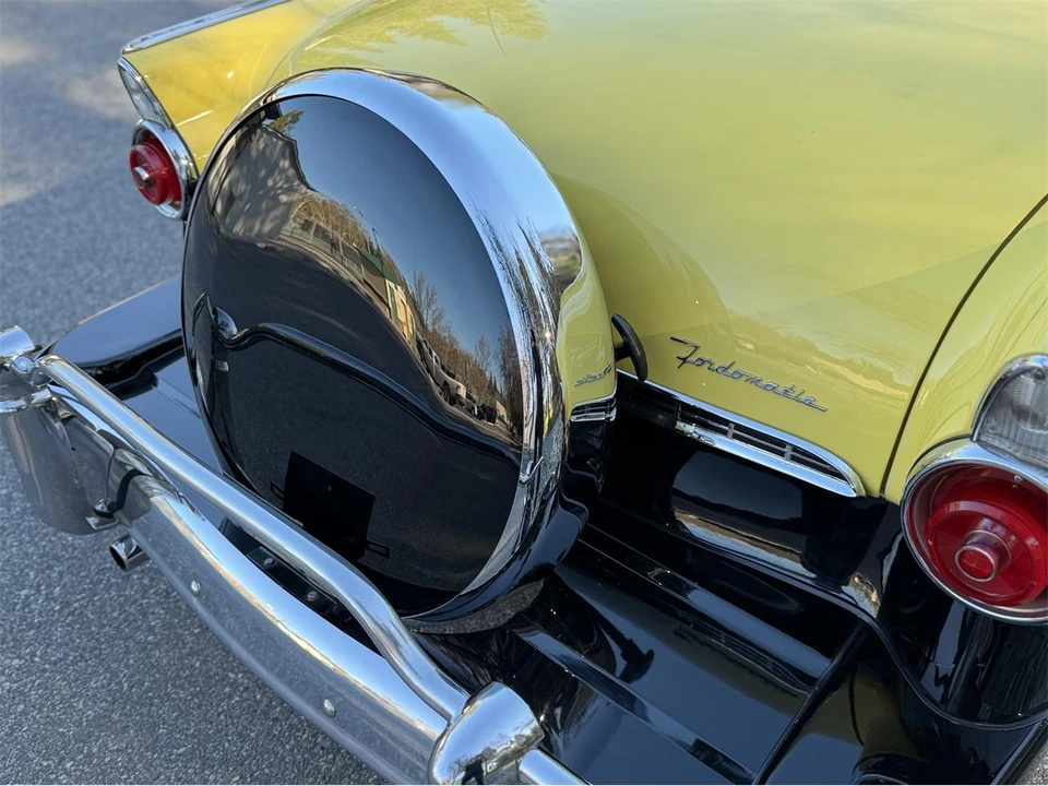 1955 Ford Fairlane 1st Gen - Image 16 of 31