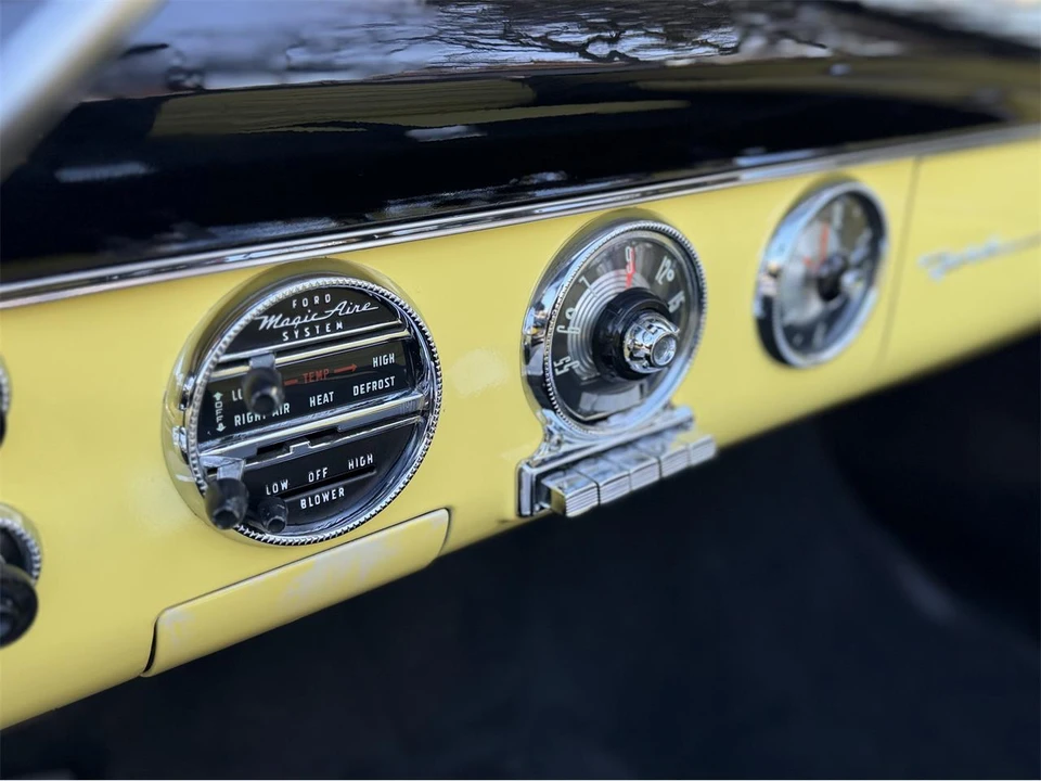 1955 Ford Fairlane 1st Gen - Image 30 of 31