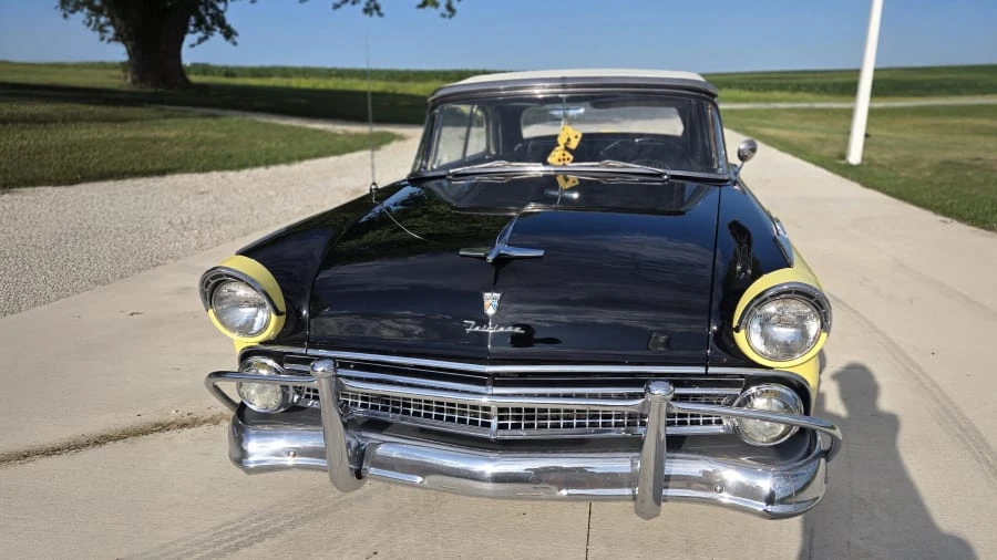 1955 Ford Fairlane 1st Gen - Image 4 of 24
