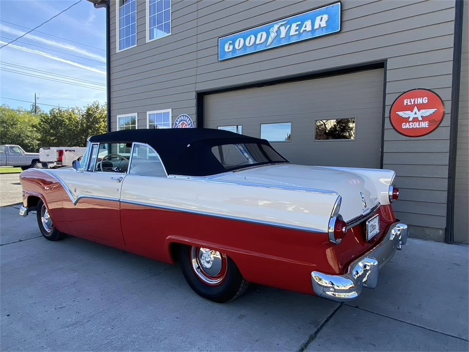 1955 Ford Fairlane 1st Gen - Image 4 of 31