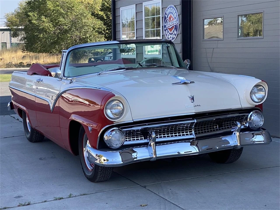 1955 Ford Fairlane 1st Gen - Image 12 of 31