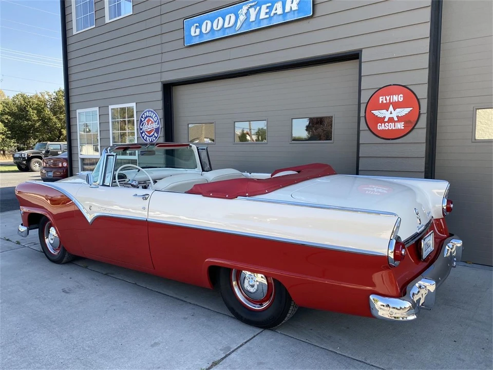 1955 Ford Fairlane 1st Gen - Image 21 of 31