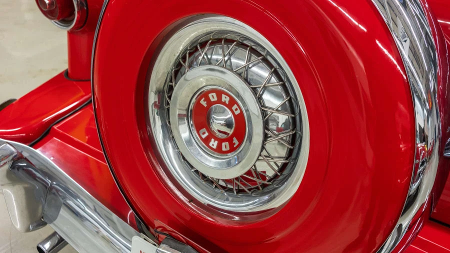1955 Ford Fairlane 1st Gen - Image 15 of 17