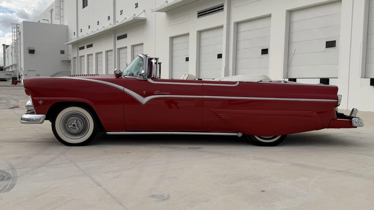 1955 Ford Fairlane 1st Gen - Image 11 of 31