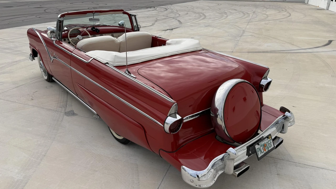 1955 Ford Fairlane 1st Gen - Image 15 of 31