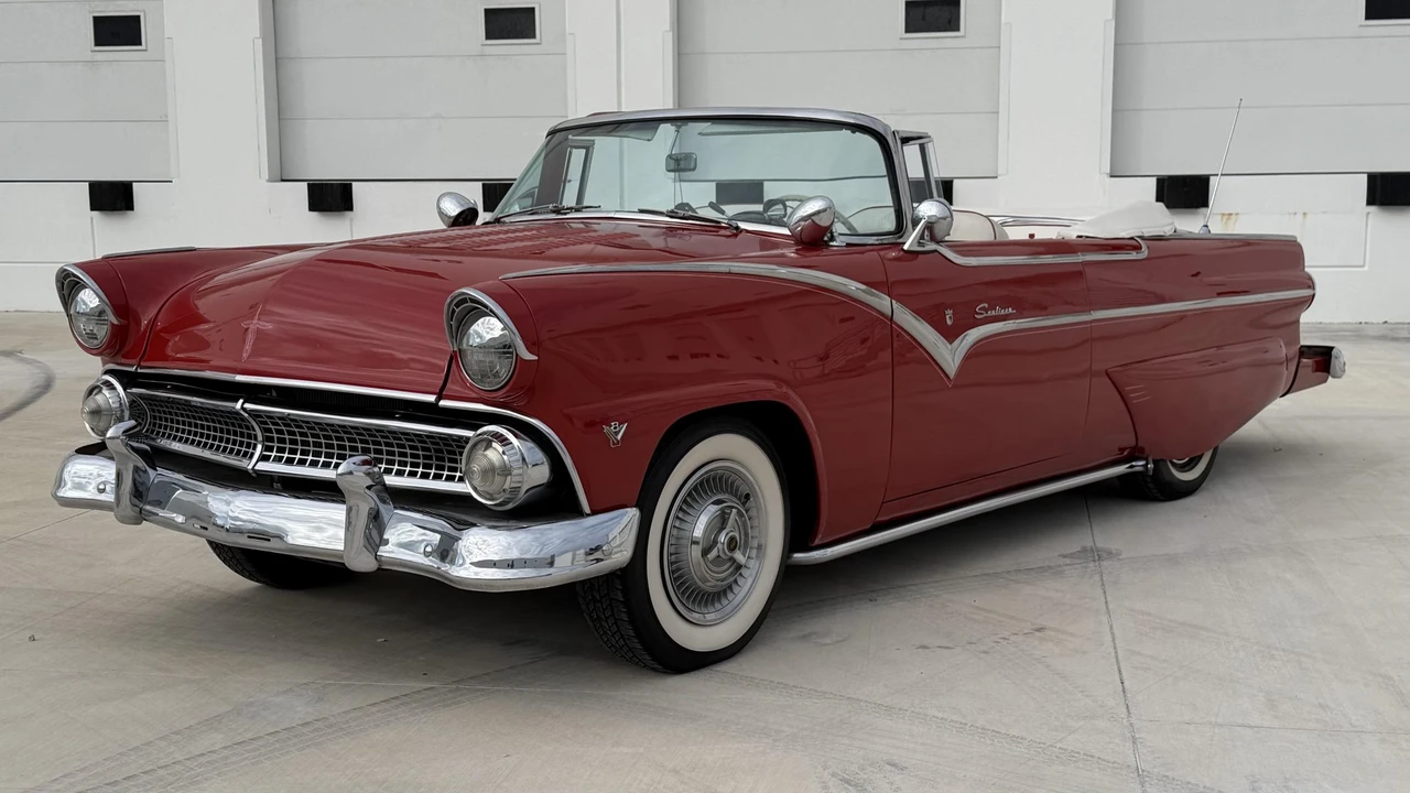 1955 Ford Fairlane 1st Gen - Image 7 of 31
