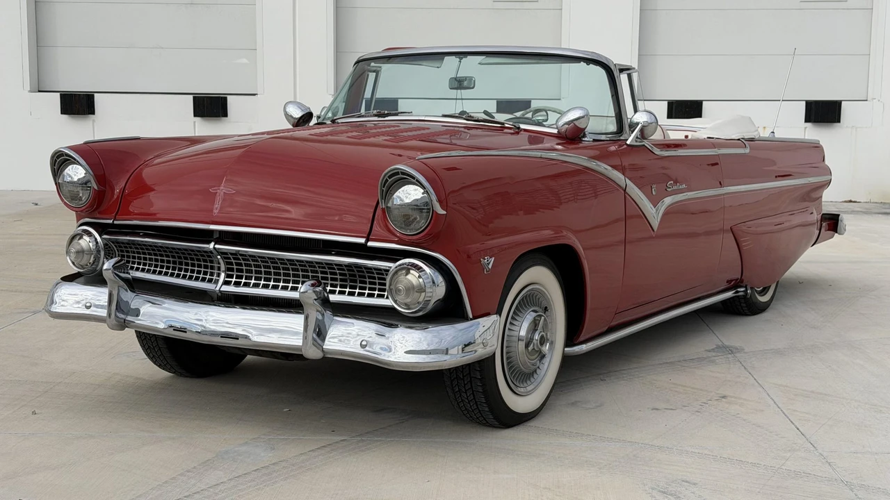 1955 Ford Fairlane 1st Gen - Image 5 of 31