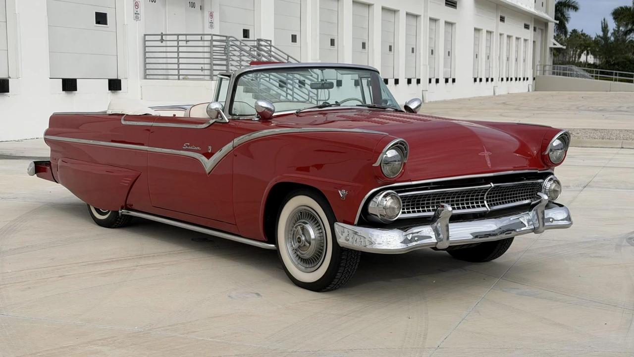 1955 Ford Fairlane 1st Gen - Image 24 of 31
