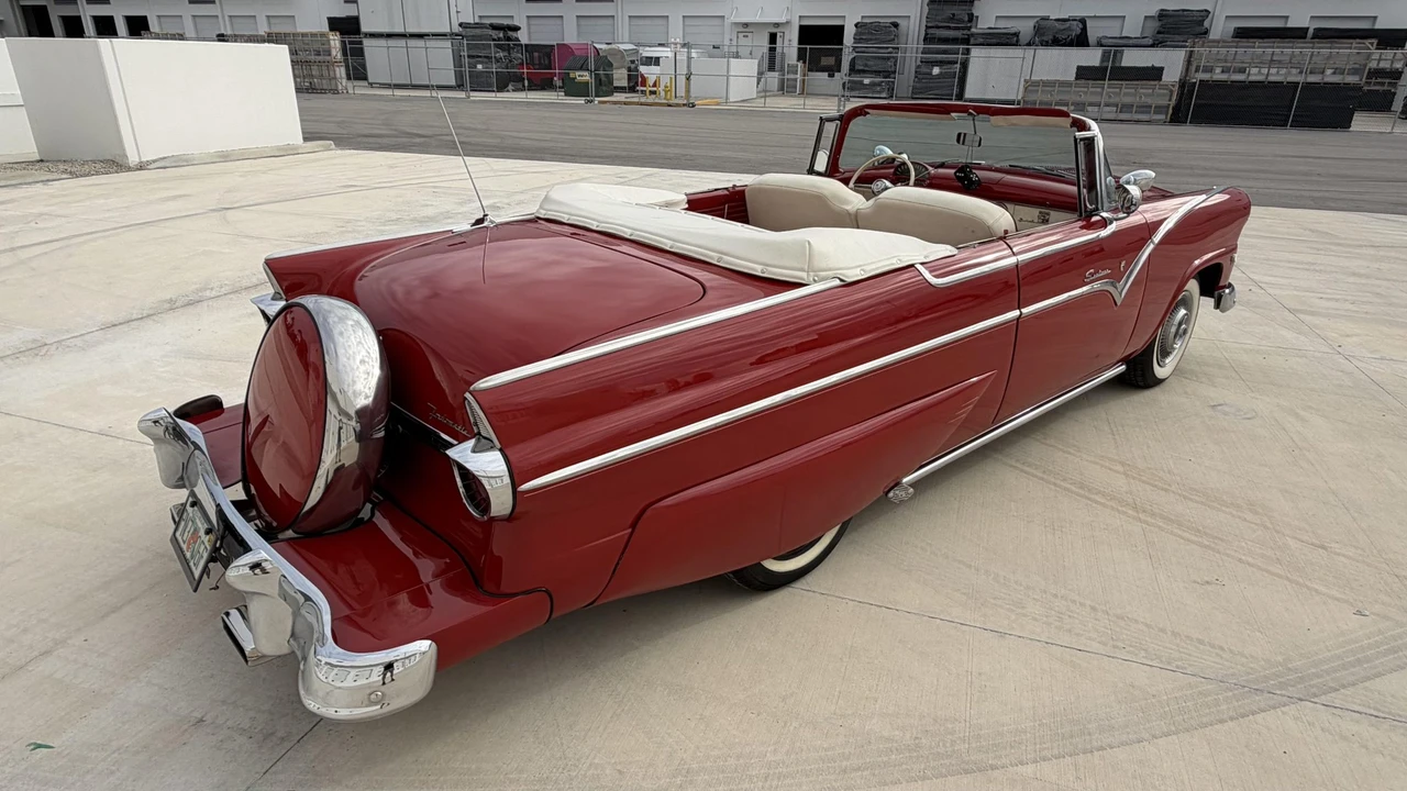1955 Ford Fairlane 1st Gen - Image 21 of 31