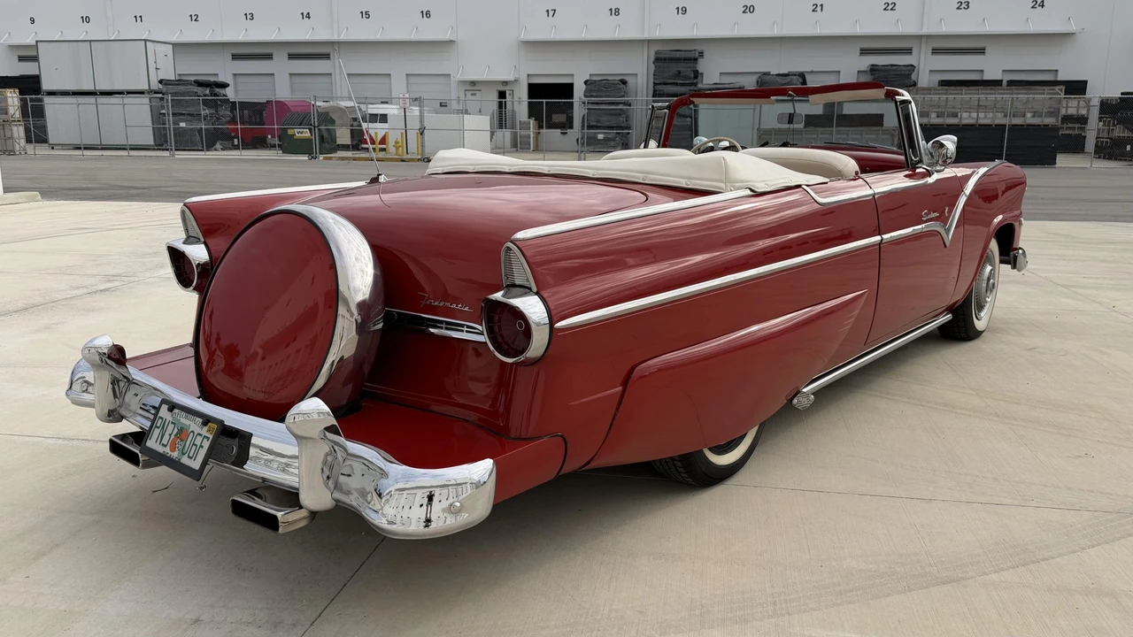 1955 Ford Fairlane 1st Gen - Image 20 of 31