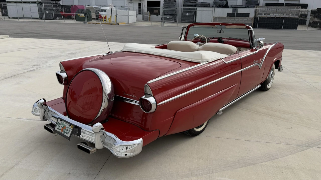 1955 Ford Fairlane 1st Gen - Image 19 of 31