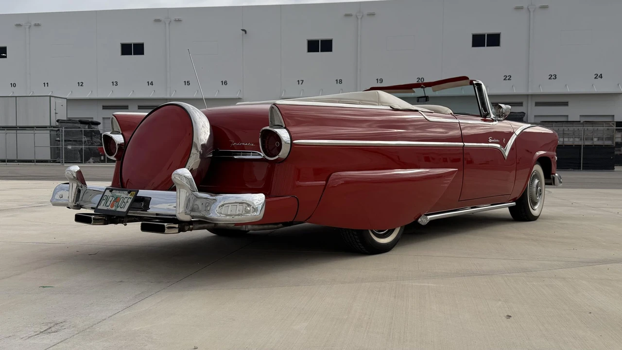 1955 Ford Fairlane 1st Gen - Image 18 of 31