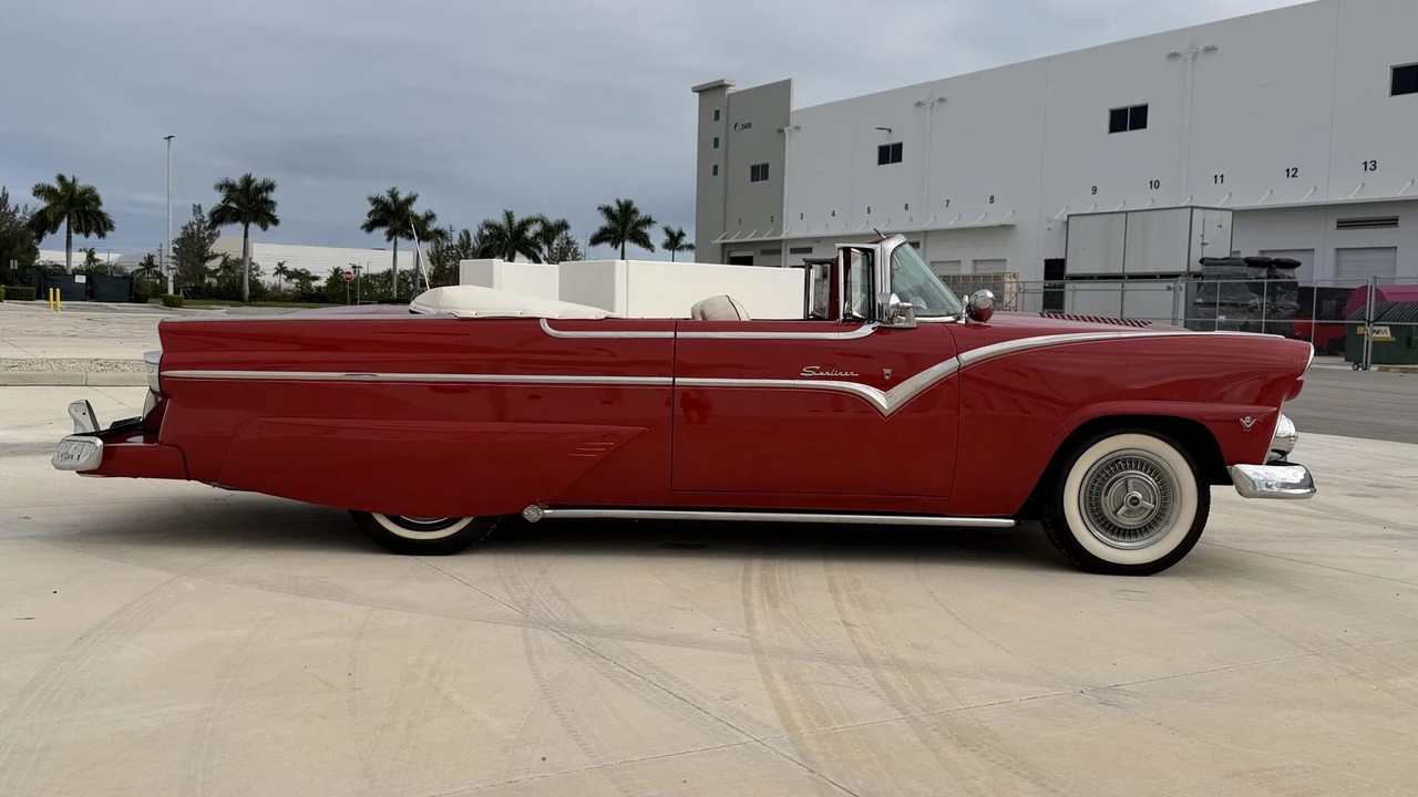 1955 Ford Fairlane 1st Gen - Image 22 of 31