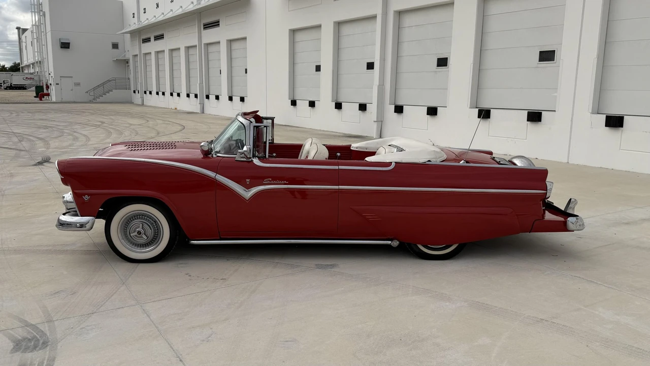 1955 Ford Fairlane 1st Gen - Image 9 of 31