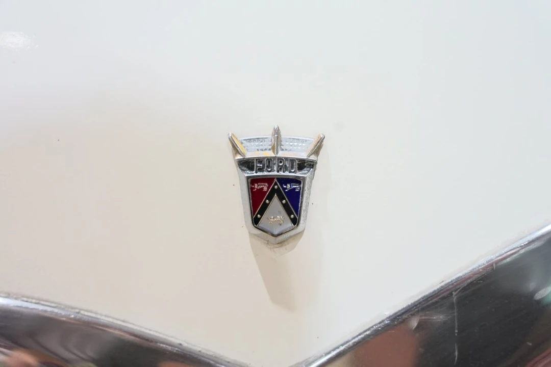 1955 Ford Fairlane 1st Gen - Image 29 of 31
