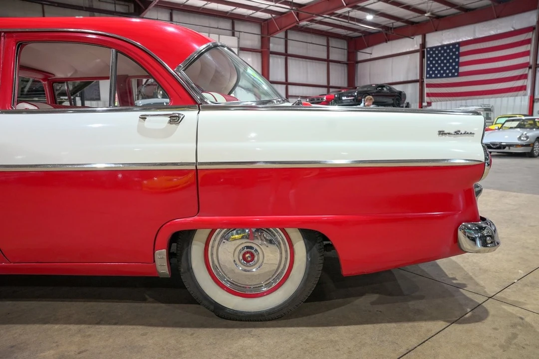 1955 Ford Fairlane 1st Gen - Image 5 of 31