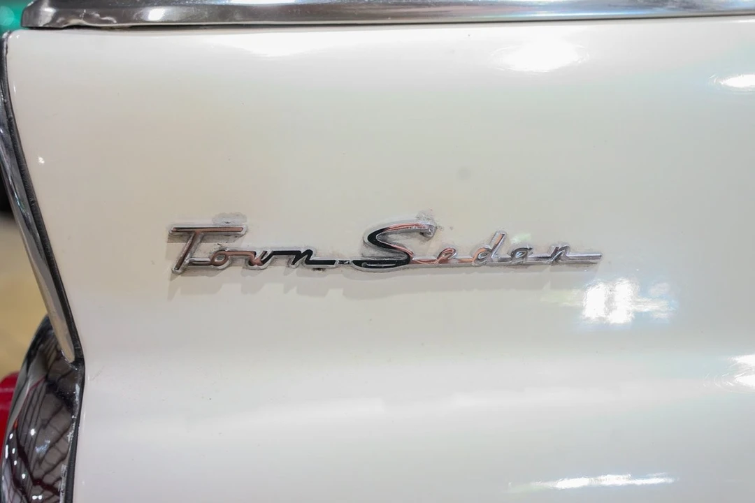 1955 Ford Fairlane 1st Gen - Image 28 of 31