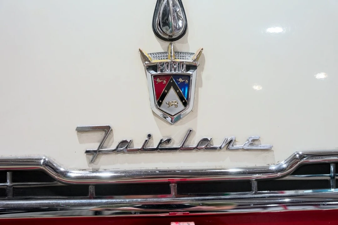 1955 Ford Fairlane 1st Gen - Image 27 of 31