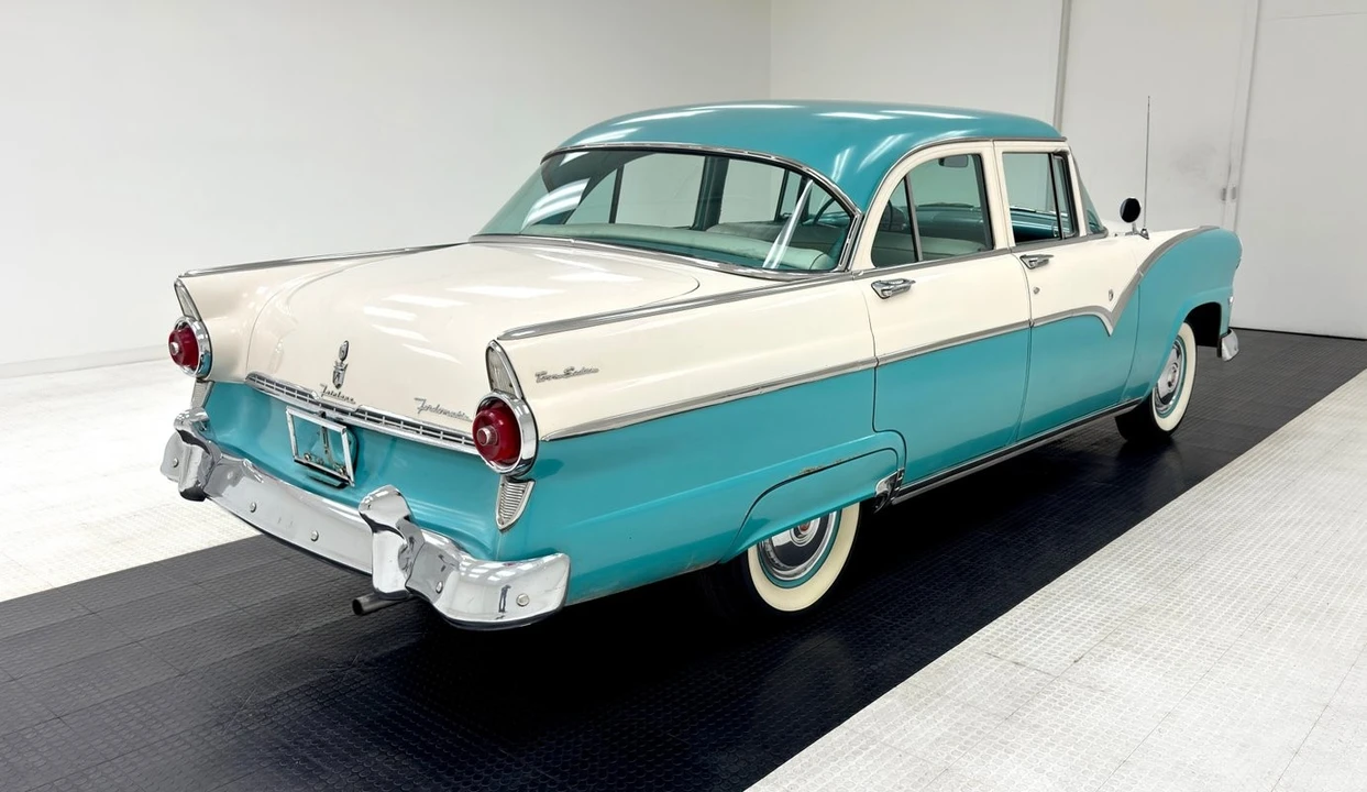 1955 Ford Fairlane 1st Gen - Image 5 of 31