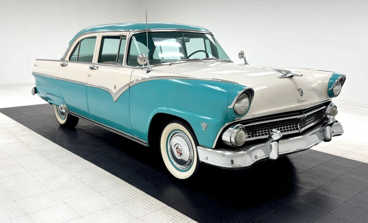 1955 Ford Fairlane 1st Gen - Image 7 of 31