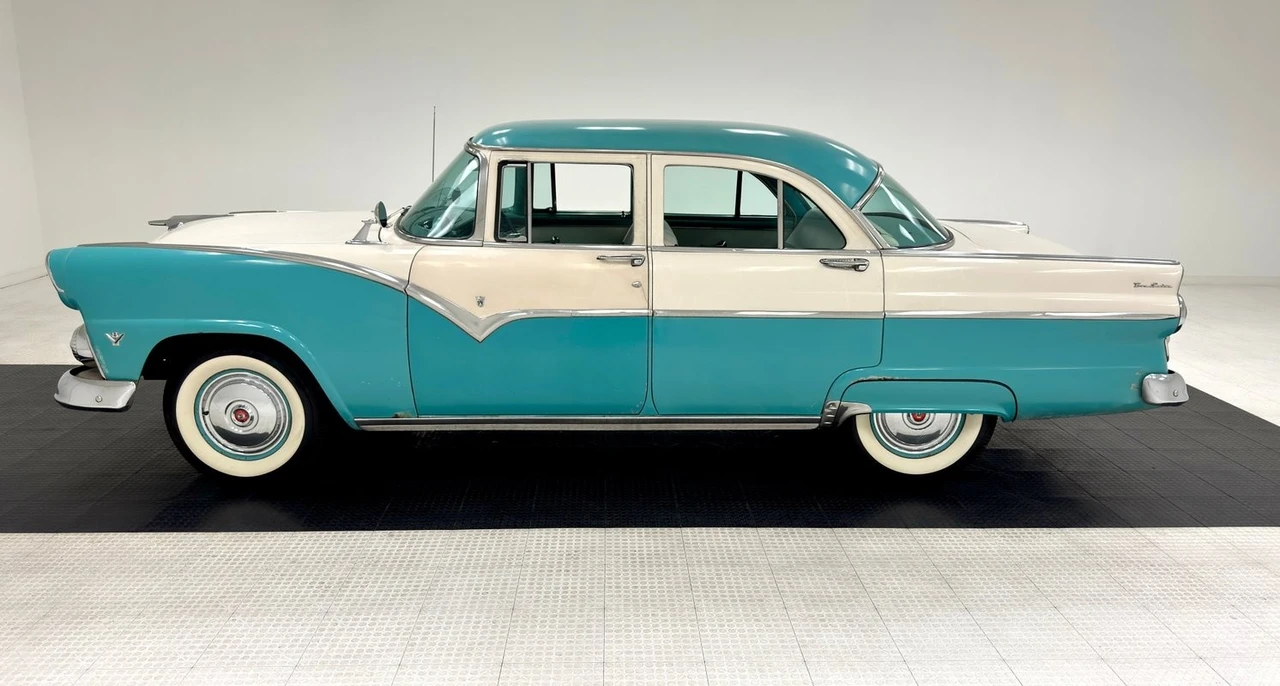 1955 Ford Fairlane 1st Gen - Image 2 of 31