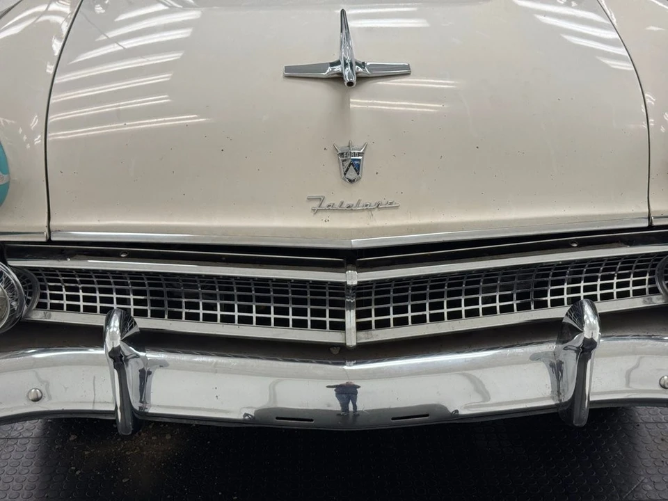 1955 Ford Fairlane 1st Gen - Image 9 of 31