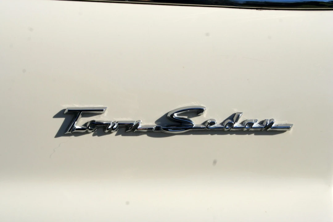 1955 Ford Fairlane 1st Gen - Image 23 of 31