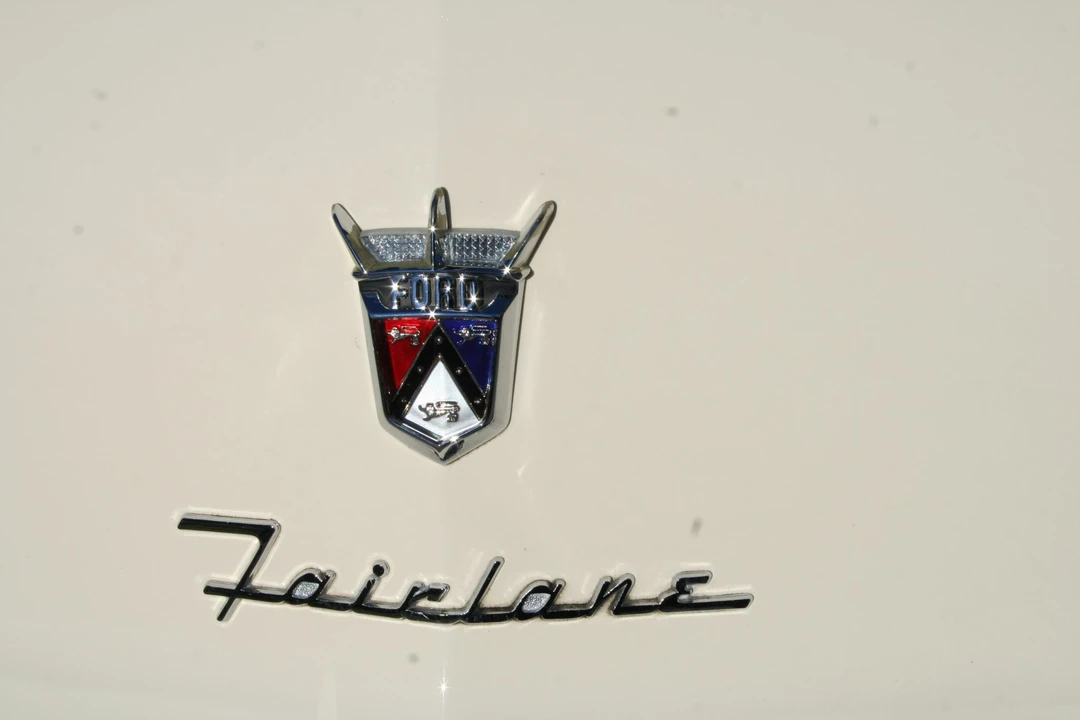 1955 Ford Fairlane 1st Gen - Image 21 of 31