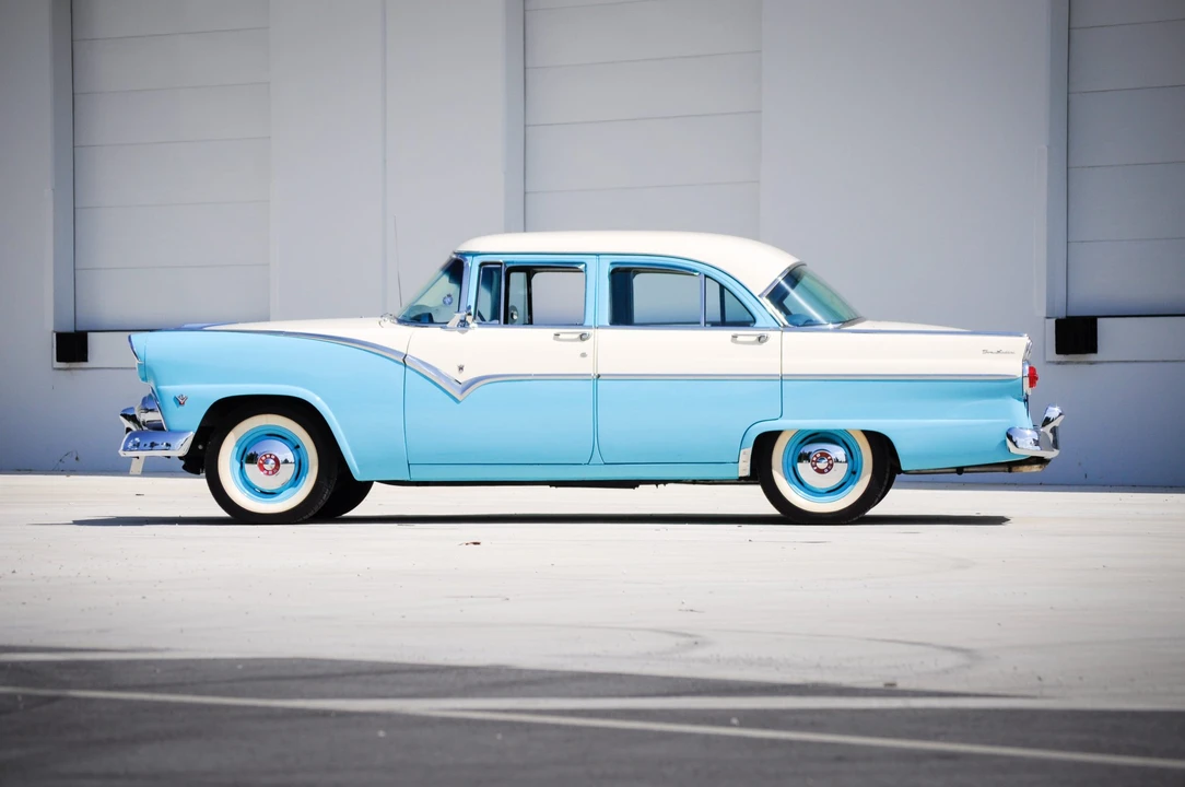 1955 Ford Fairlane 1st Gen - Image 4 of 31
