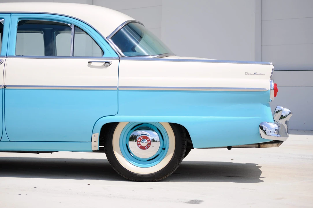 1955 Ford Fairlane 1st Gen - Image 15 of 31