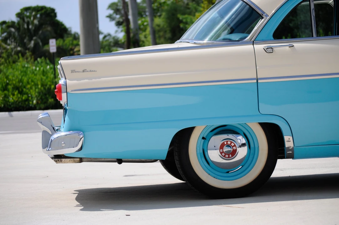 1955 Ford Fairlane 1st Gen - Image 18 of 31