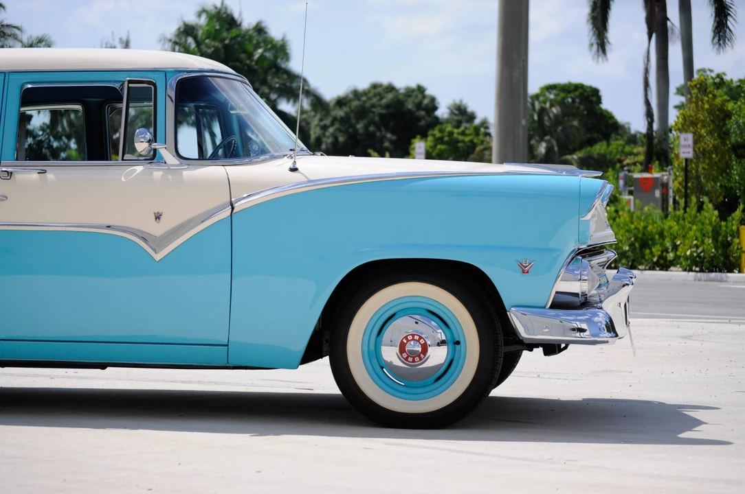 1955 Ford Fairlane 1st Gen - Image 19 of 31