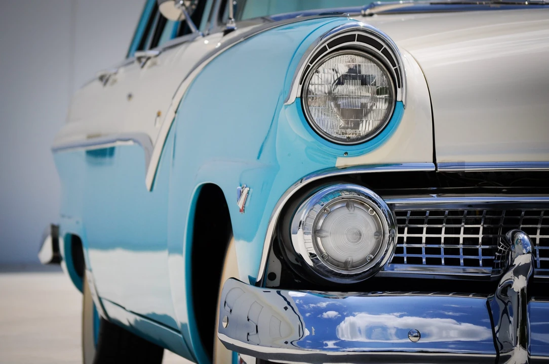 1955 Ford Fairlane 1st Gen - Image 21 of 31