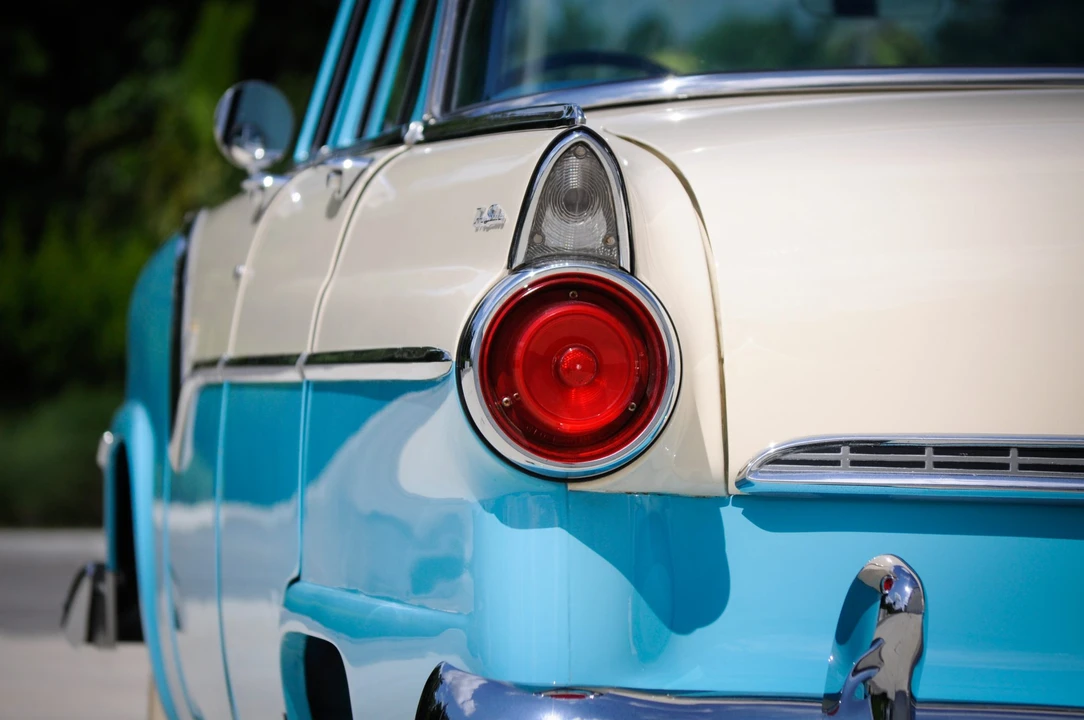 1955 Ford Fairlane 1st Gen - Image 23 of 31