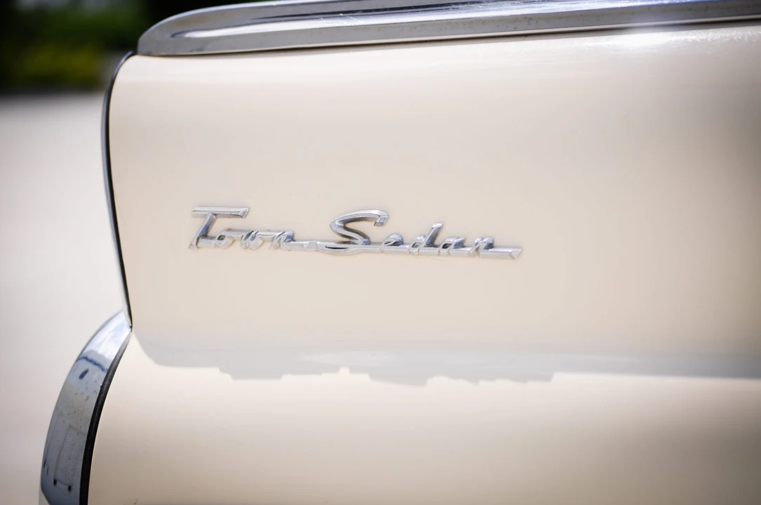 1955 Ford Fairlane 1st Gen - Image 29 of 31