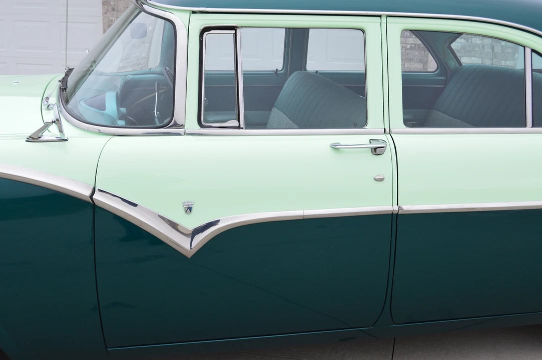 1955 Ford Fairlane 1st Gen - Image 11 of 31