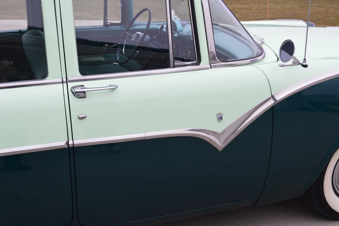 1955 Ford Fairlane 1st Gen - Image 15 of 31